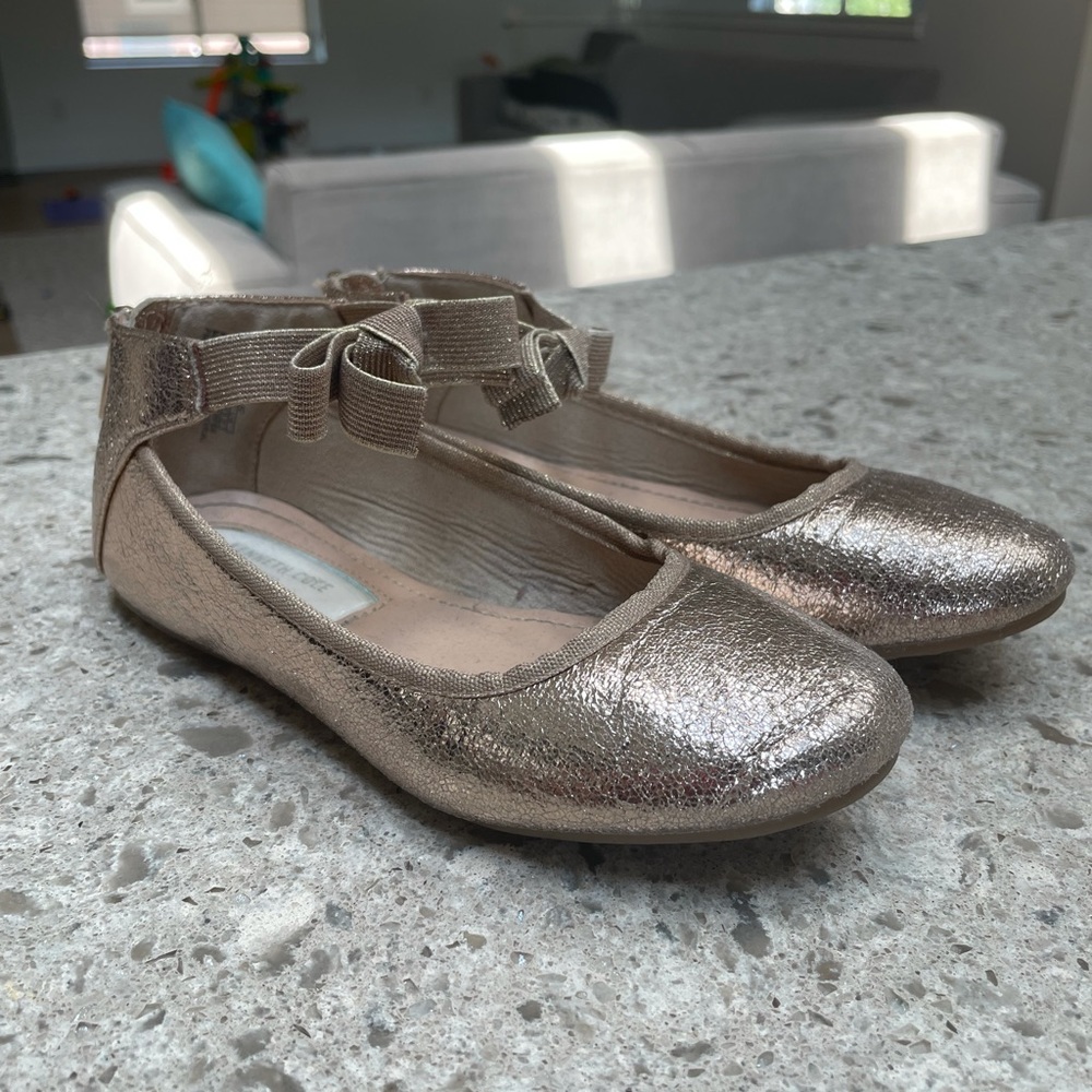 Kenneth Cole Rose Bow ballet flat, Girls size 1.